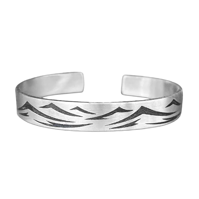 Arcing design bracelet-Waves Cuff Bracelet