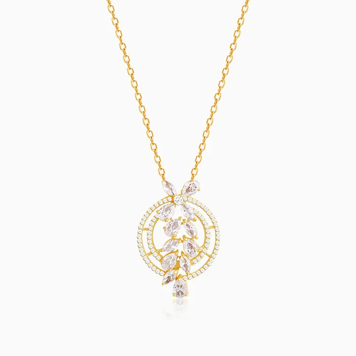 Lined chain necklace-The White Periwinkle Pendant With Link Chain