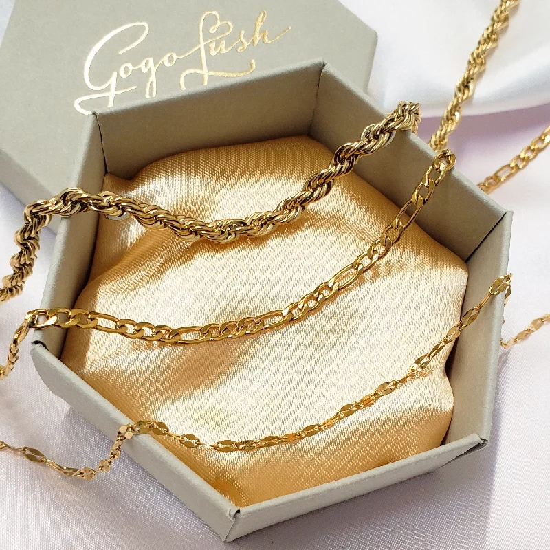 Shaded gem necklace-Gold Triple Layered Chain Set