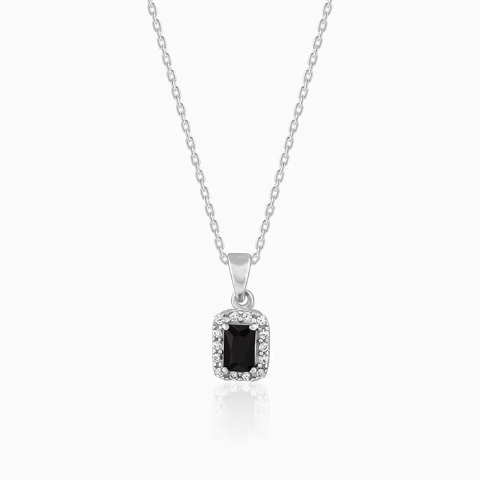 Tapered gem necklace-Silver Black Opulence Pendant With Link Chain