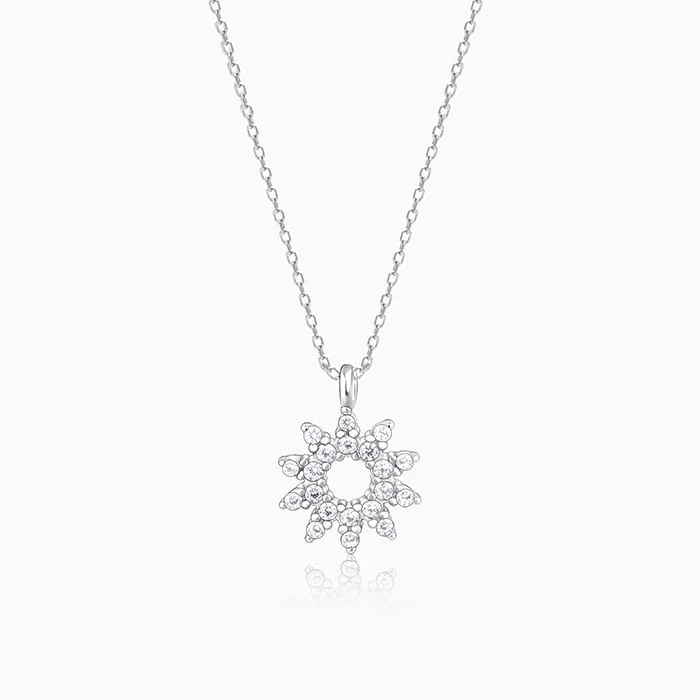 Gentle sweep necklace-Sliver Sparkling Floral Pendant With Link Chain