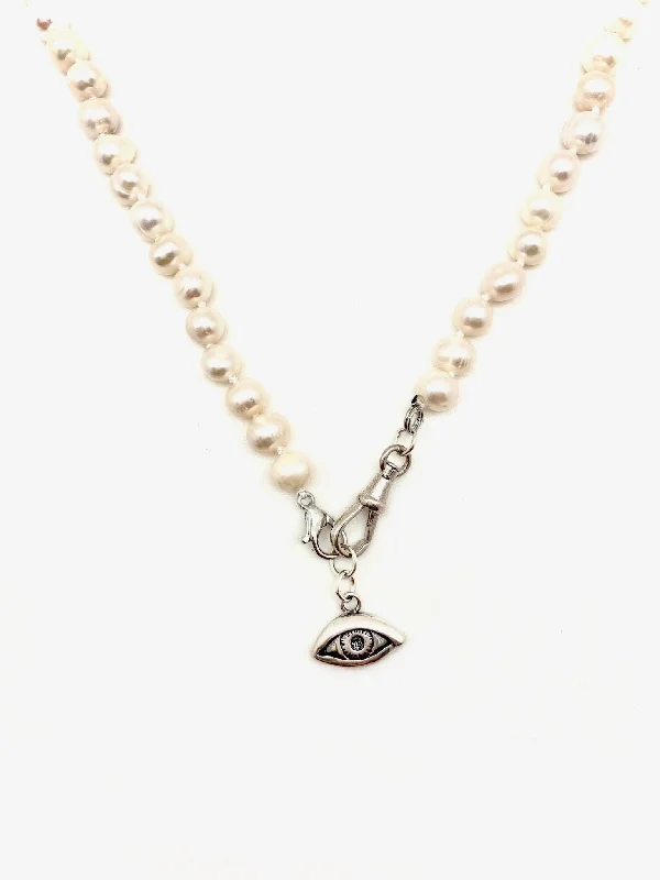 Knitted necklace-Digna Pearl Eye Necklace