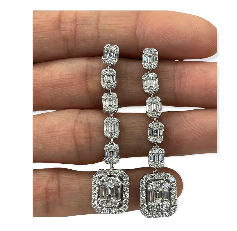 Malleable gem earrings-Baguettes and Round Brilliants Cluster Diamond Dangling Earrings 18kt